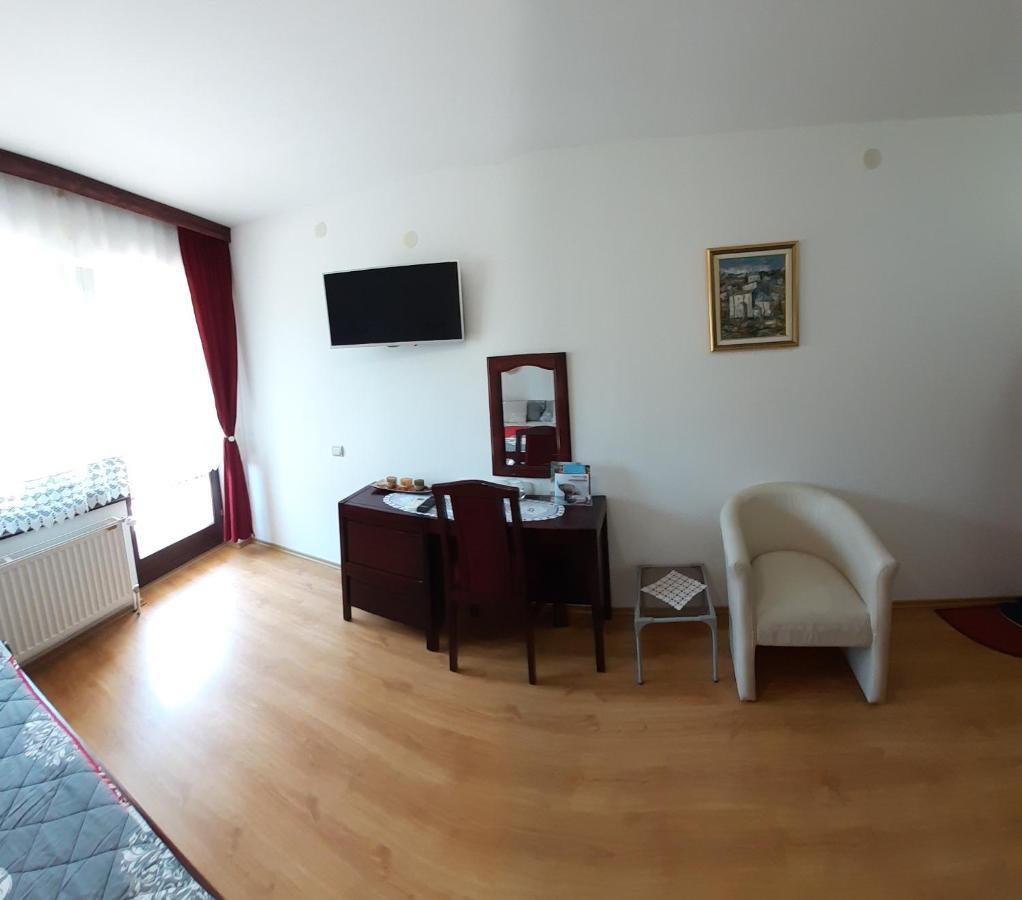 Apartmani "Vila Jelena" 阿然德洛维克 外观 照片