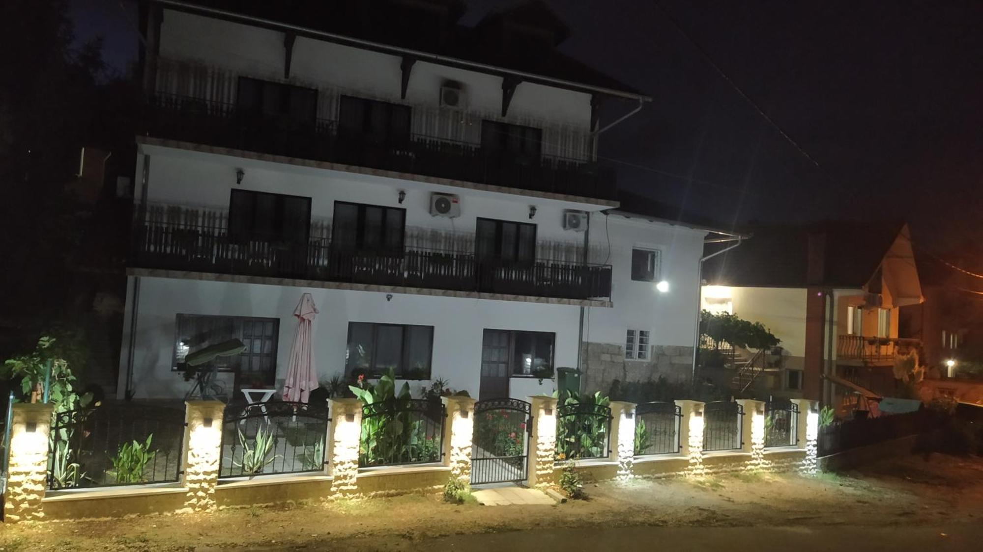 Apartmani "Vila Jelena" 阿然德洛维克 外观 照片
